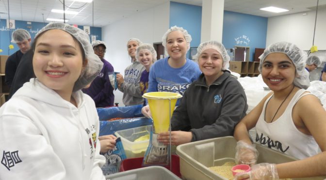 CBPA students spend weekend giving back